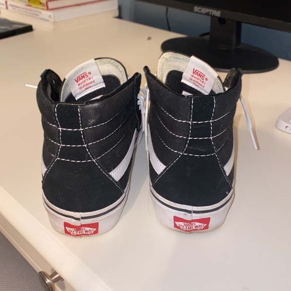 Vans - Picture 3 of 4